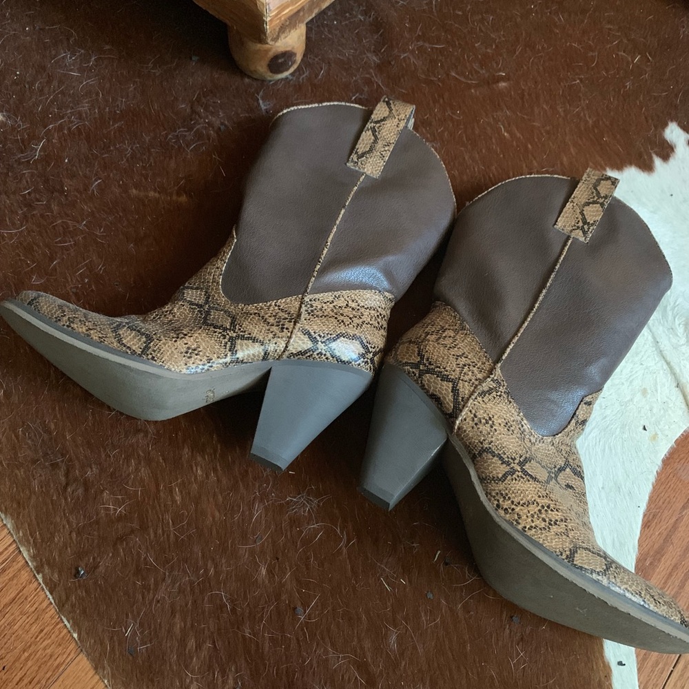 Women’s Cowgirl Boots